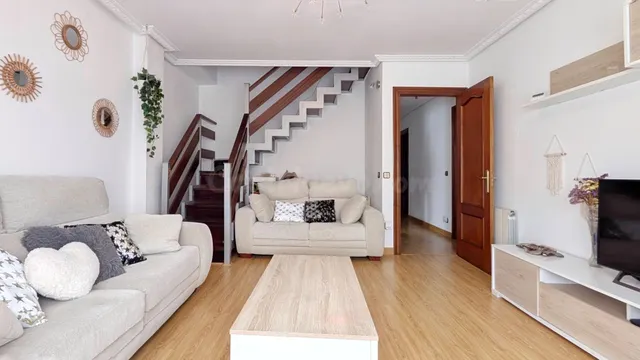 Vive junto al mar: dúplex exterior en Liencres listo para en - foto 3