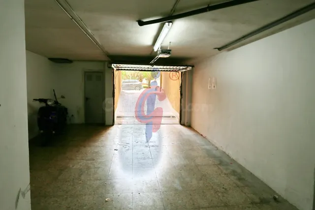Parking 21m² en alquiler - MERCADONA — 3
