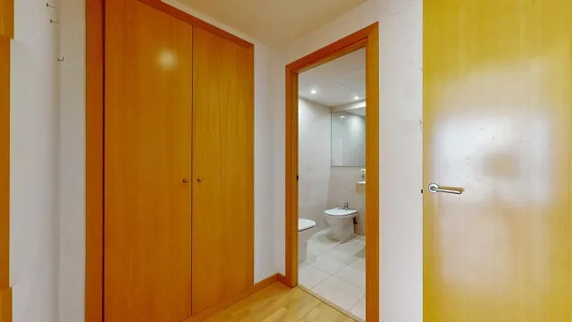 Poblenou: luz natural, dos amplias habitaciones y parking y trastero incluidos en el precio. — 13