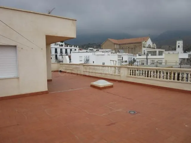 VIVIENDA SOBRE LOCAL - foto 2