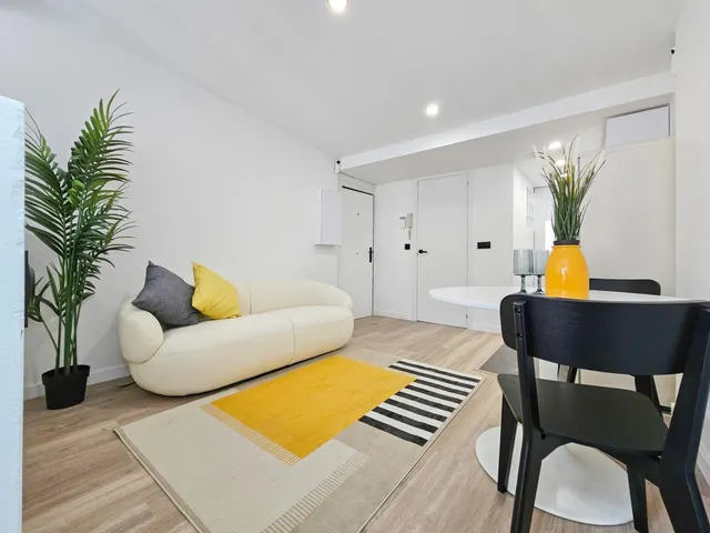 Atico con terraza privada en Calle de la Lluna (Ciutat Vella / El Raval) — 15