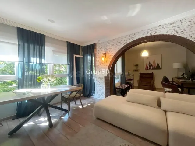 ¡VIVE EN EL CORAZÓN DE CAPPONT! Piso semireformado de 3 habi - foto 3