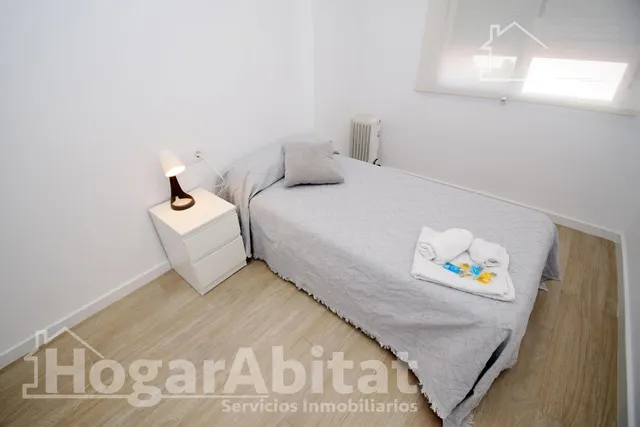 PRECIOSO ÁTICO REFORMADO Y TOTALMENTE EXTERIOR Y CON VISTAS AL PUERTO — 28