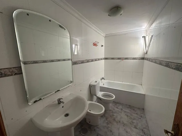 PISO EN VECINDARIO — 12