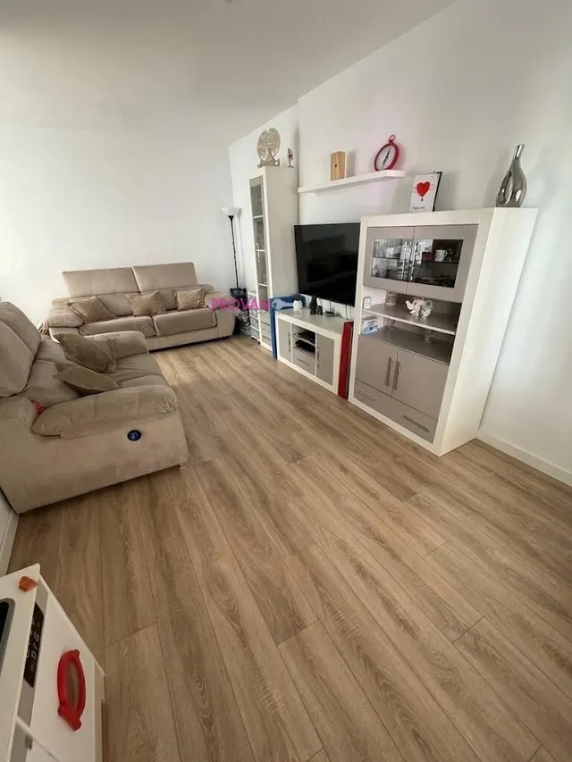 TRIPLEX REFORMADO EN FRESNOS CON PATIO, 3 DORMITORIOS, 3 BAÑ - foto 5