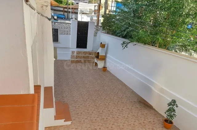 Oportunidad en Benalmádena Costa – 2 apartamentos reformados con gran terraza. — 10