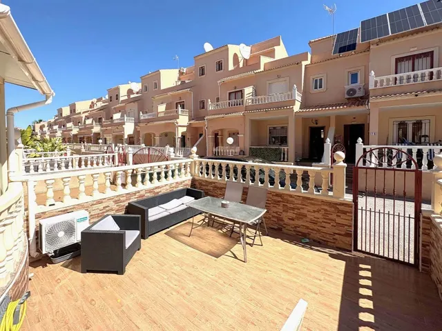 Casa adosada reformada y espaciosa de tres plantas (86 m2) c - foto 3