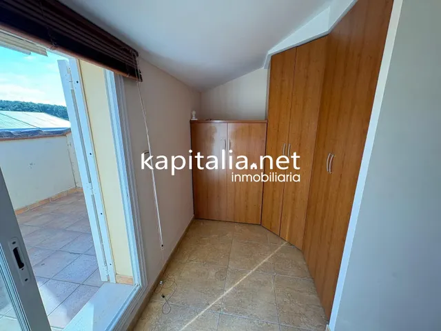 EXCLUSIVO ADOSADO A LA VENTA LISTO PARA ENTRAR A VIVIR EN ANNA — 28