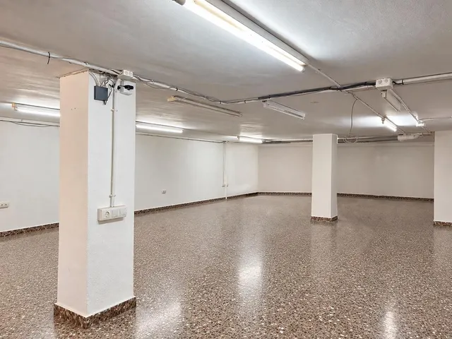 Amplio Local Comercial en Almansa - Oportunidad Única por €76,000 — 7
