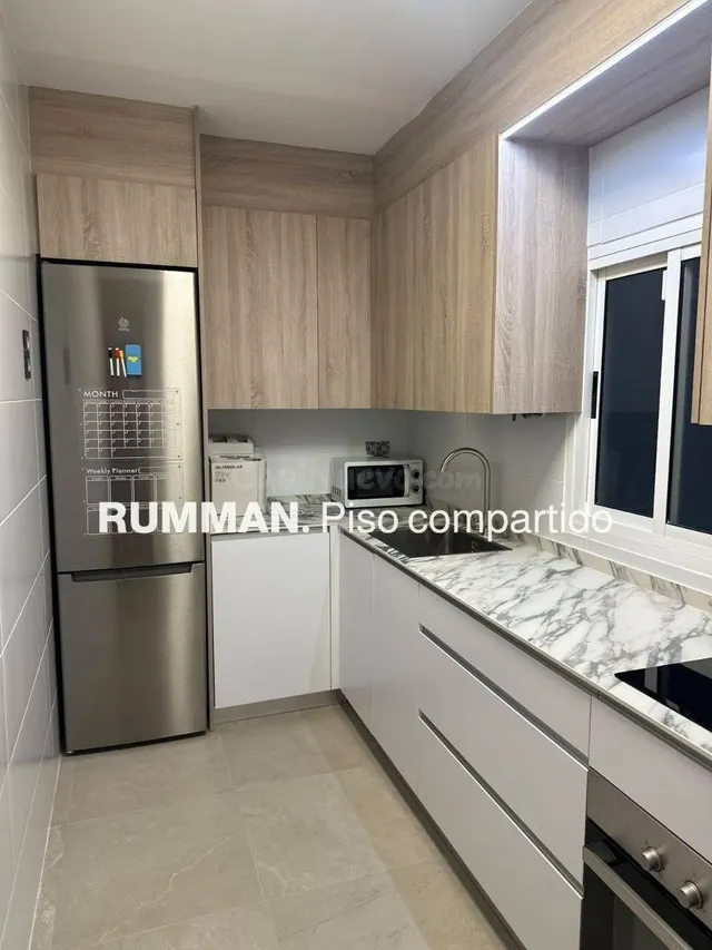 EST / TRAB. Piso de TRES dormitorios, zona Jardines del Triunfo — 3