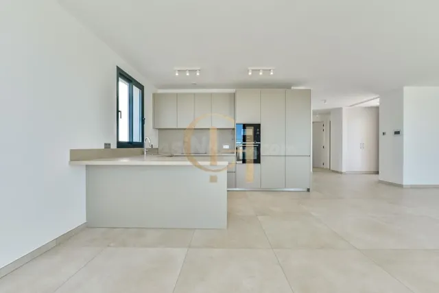 Moderna villa independiente con piscina privada y garaje — 37