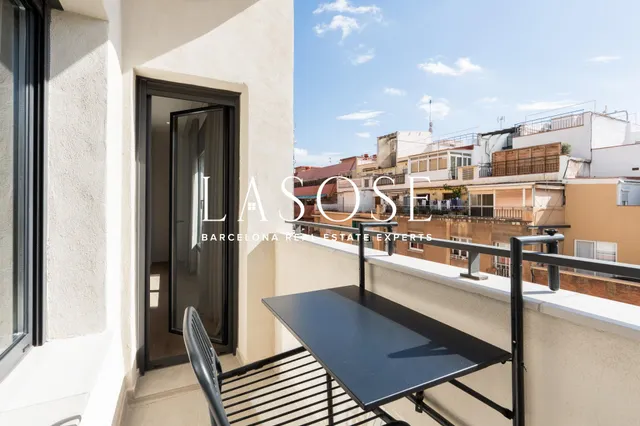 Acogedor piso de dos dormitorios, balcón y terraza comunitaria en alquiler en La Salut — 16