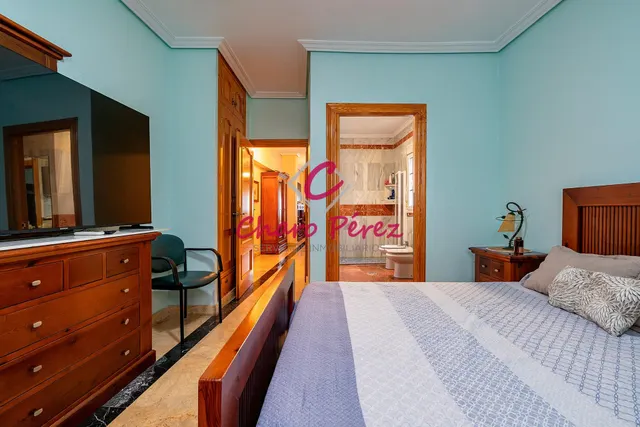 Vivienda en esquina lista para entrar a vivir en Aguadulce centro, zona Pedro Muñoz Seca. — 15