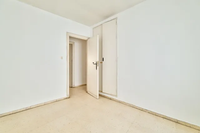 Piso en calle Tornería junto a Hotel María Luisa — 25