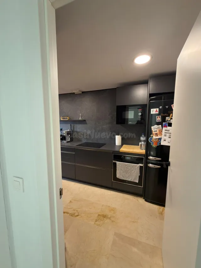 Venta de piso de 3 habitaciones y 2 baños con trastero - foto 5