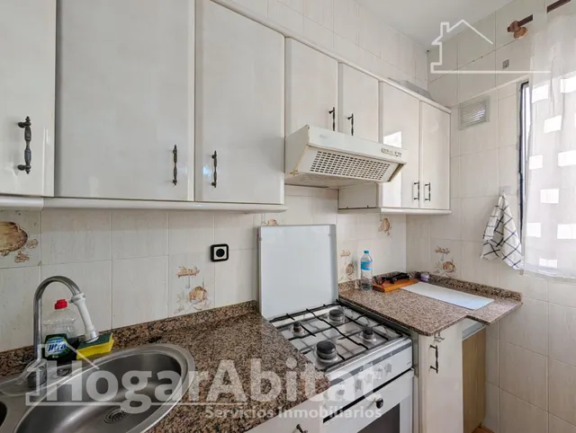 Luz natural y excelente ubicación en este piso exterior con balcón — 18