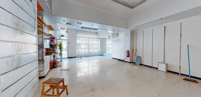 Local 400 m2 en dos plantas.Zona Conde de Aranda-Portillo — 15