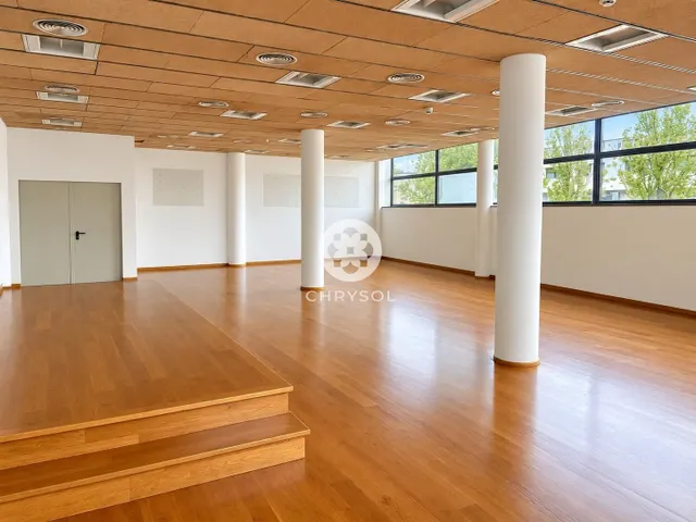Exclusiva nave industrial tipo c con edificio corporativo junto a zona franca y fira de Barcelona. — 33