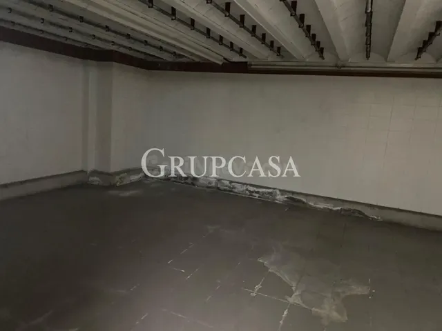 Local comercial 320m² en venta - BORDETA - foto 2