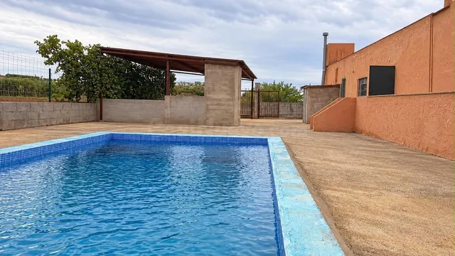 CASA CON JARDÍN Y PISCINA EN LA PERA – VIVIENDA Y NEGOCIO EN