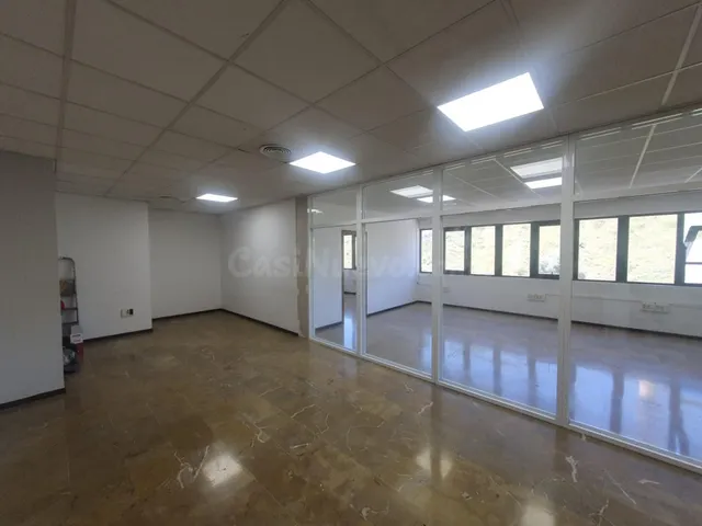 MAGNÍFICAS OFICINAS DISPONIBLES A 800 METROS DE PARADA DE ME - foto 4