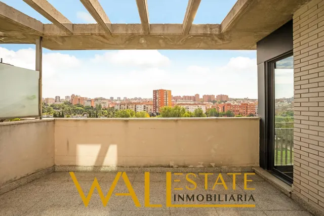 Precioso ático con terraza y vistas en Adelfas — 16