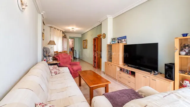 Apartamento en venta con inquilina y rentabilidad desde el primer día en la zona El Molino – Torrevieja — 3
