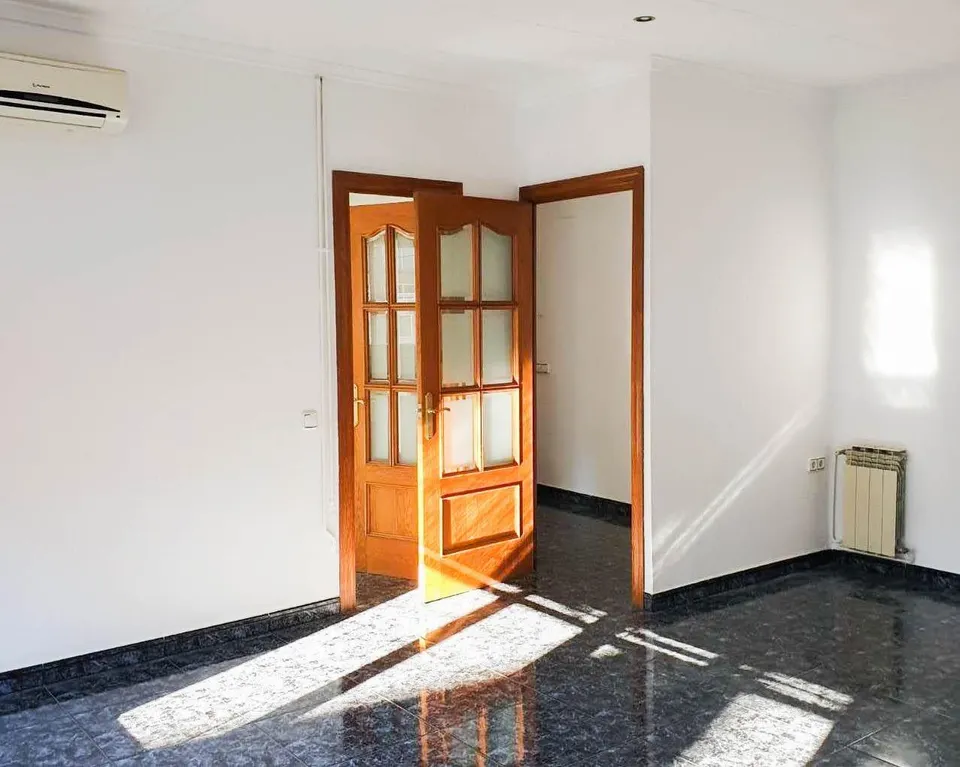 VIVIENDA EN VENTA, CTRA DE BARCELONA EN SABADELL PARA INVERSION