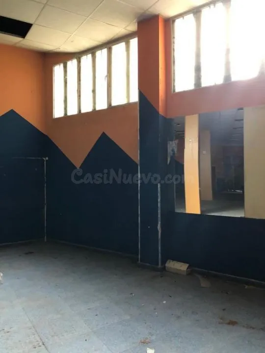 SE ALQUILA O VENDE BAJO 250M2 ZONA LAGUNAS - foto 4