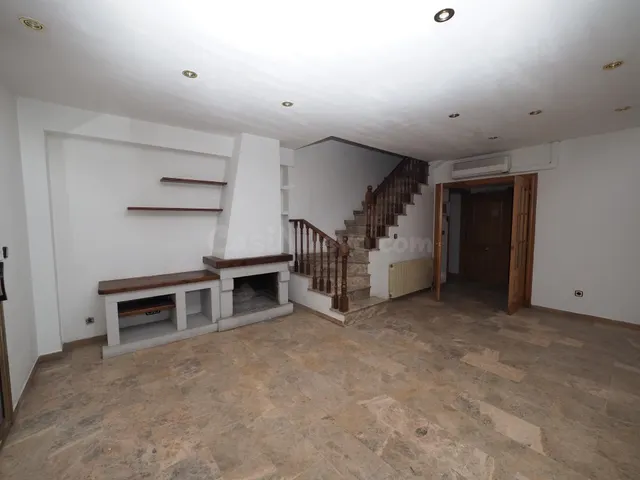 SE VENDE CASA ADOSADA EN RUBI, ZONA MERCAT - foto 2