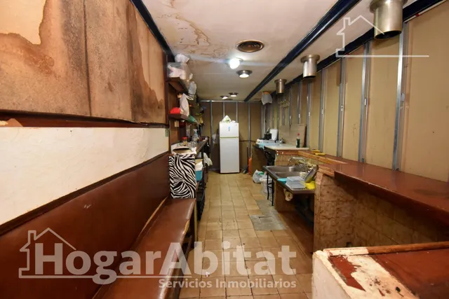 AMPLIA CASA PARA REFORMAR CON 7 DORMITORIOS EN EL CENTRO — 19