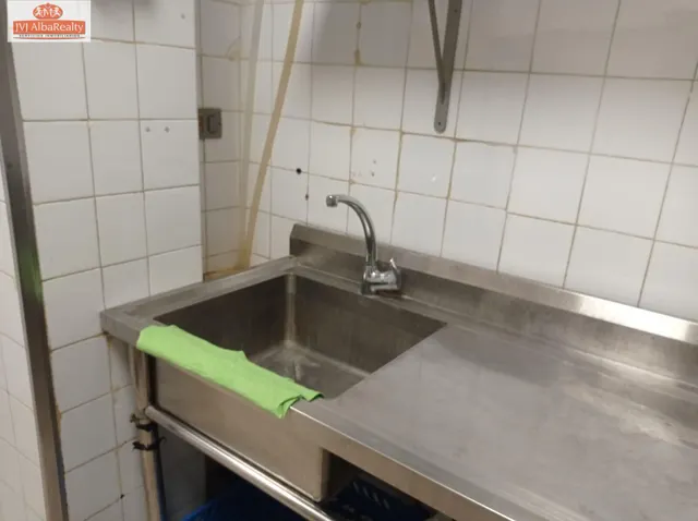 LOCAL EN VENTA ZONA ENSANCHE — 10