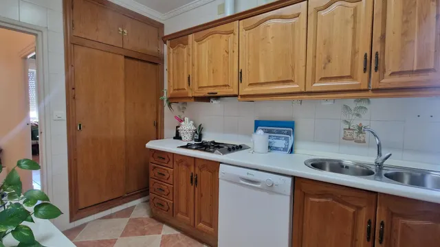Amplio piso de 4 dormitorios en Pio XII - Zona Centro — 24
