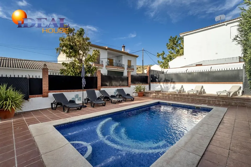 CASA DE PUEBLO REFORMADA CON PISCINA PRIVADA Y POTENCIAL DE ALQUILER Cacín, Granada – Cerca del embalse de Los Bermejales