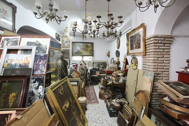LOCAL COMERCIAL DIAFANO EN ZONA CENTRO — 6