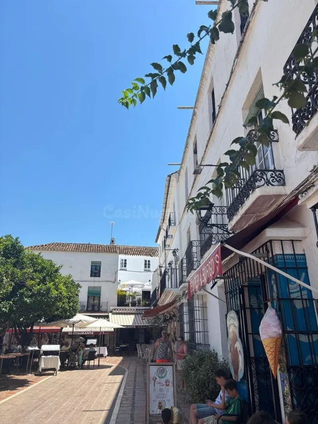 Local comercial 757m² en venta - Marbella
