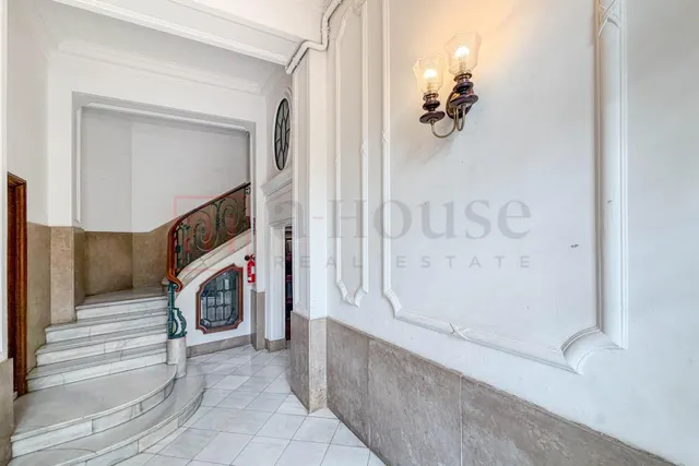 Piso reformado, listo para entrar a vivir con balcones y todo exterior en la nova esquerra de l' eixample — 34