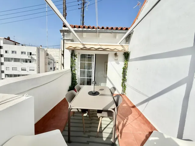 ALQUILER DE ÁTICO CON TERRAZA EN CALLE PINTOR VILA PRADES - foto 4