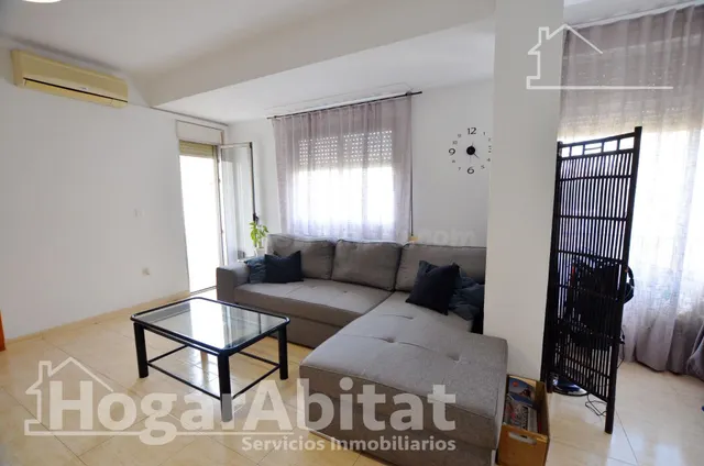 ¡En buena zona! Amplio, moderno y esquinero con gran balcón  - foto 3