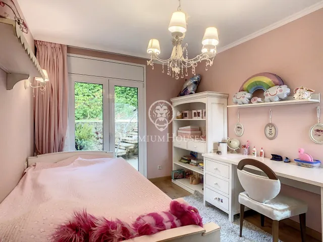 Preciosa casa de lujo en venta con vistas al mar y piscina en Calella — 26