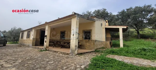 CHALET CON NAVE EN PLENA NATURALEZA