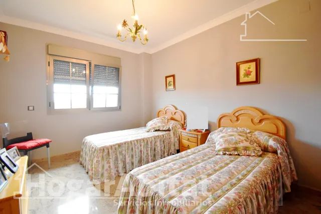 ESPECTACULAR CHALET CON PISCINA, GARAJE, TERRAZA Y ASCENSOR — 28