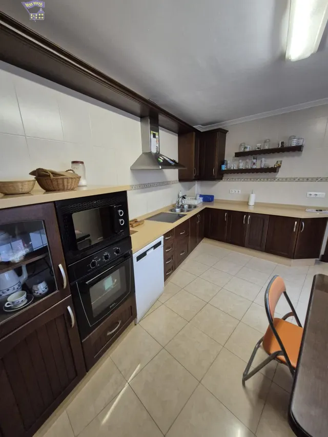SE VENDE CASA EN ZONA CENTRO — 18