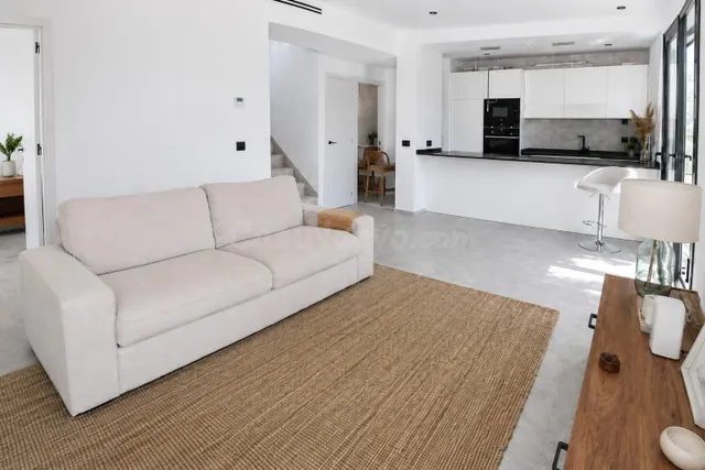 Chalet con piscina en Puerto de Alcudia - foto 4