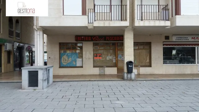 LOCAL COMERCIAL EN EL CENTRO DE LA VILLA. NOJA — 2