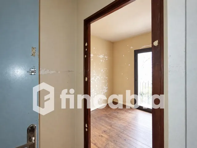 Casa para reformar con patio, balcones y local en Breda — 40