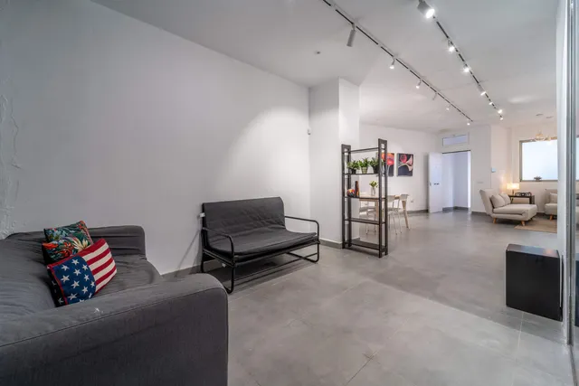 Local comercial 64m² en venta - Marbella — 27