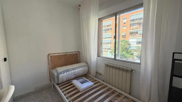 Piso de 4 dormitorios para estudiantes junto al metro en Móstoles — 19