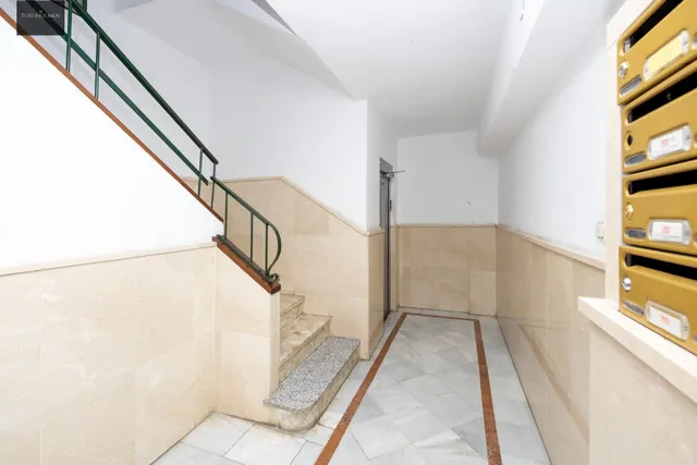 Piso Reformado en Zona Comercial y Universitaria de Granada - €330,000 — 25