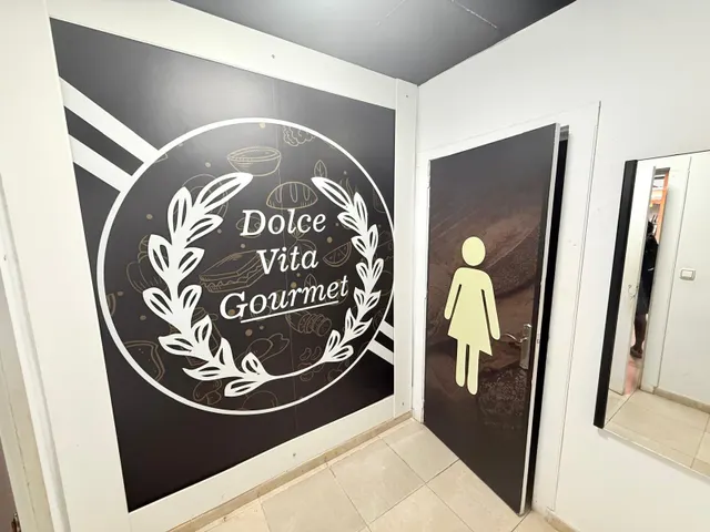 ¡Tu negocio en el foco de atención! Local comercial de 97 m2 muy luminoso en Carolinas Bajas — 18
